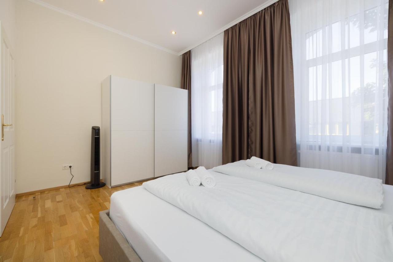 Deluxe Pasetti * Wien